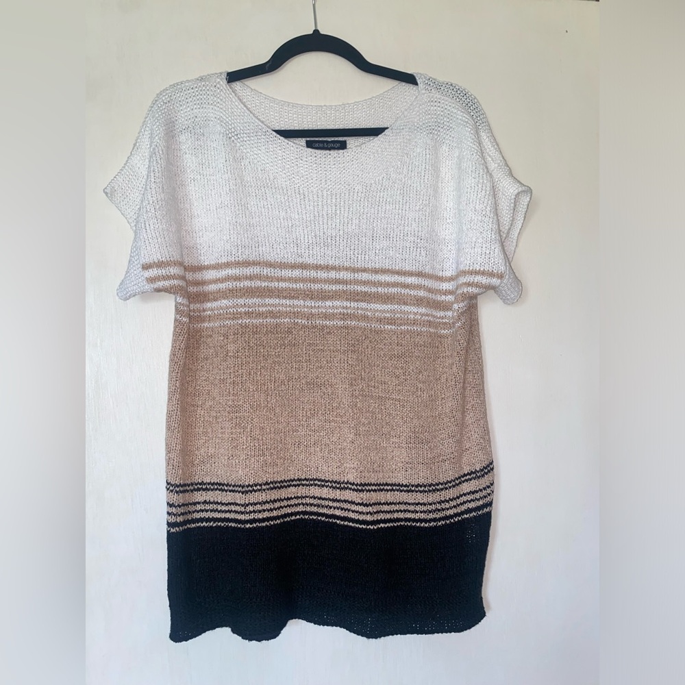 Cable & Gauge Colorblock Knit Short Sleeve Tee in White, Tan & Black